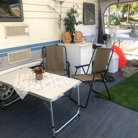 Caravan Laguna - Free Parking Topola