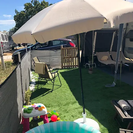 Caravan Laguna - Free Parking Camping